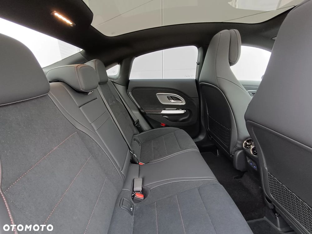 Mercedes-Benz CLA 200 mHEV 4-Matic 8G-DCT - 6