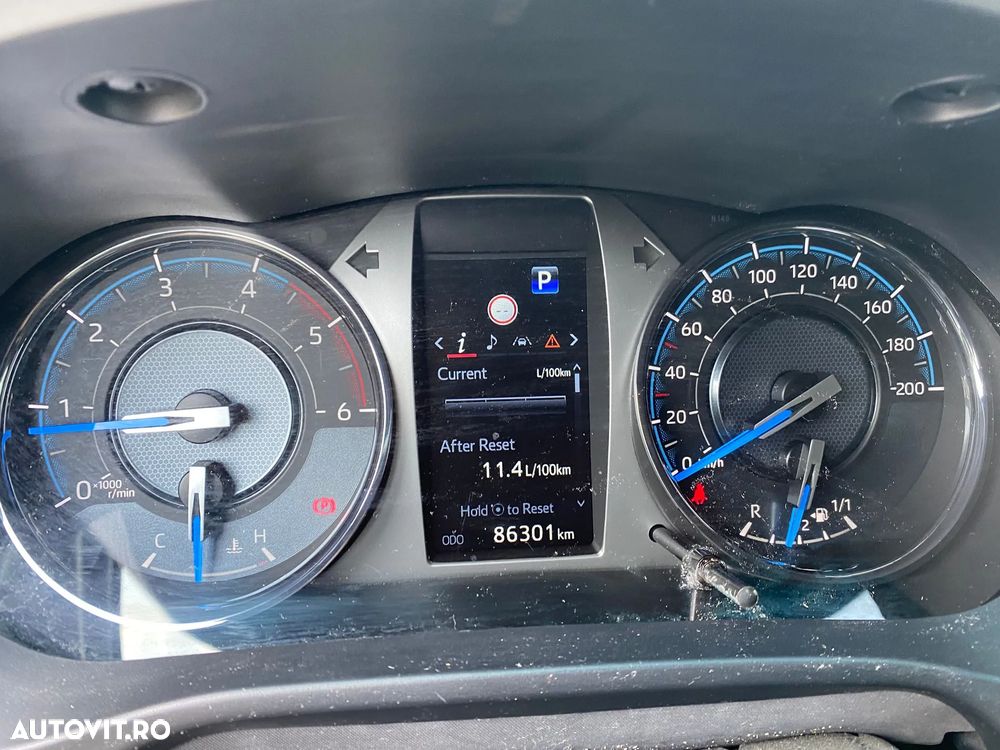 Toyota Hilux 2.8D 204CP 4x4 Double Cab AT Invincible - 16