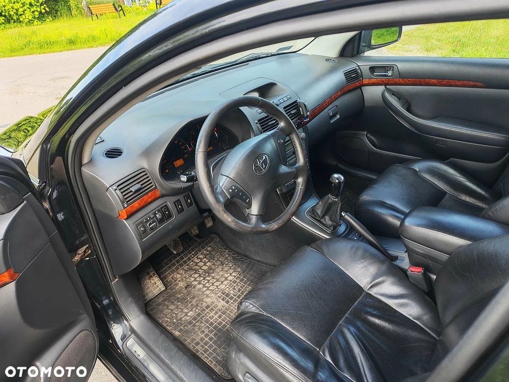 Toyota Avensis 2.0 D-4D Prestige - 3