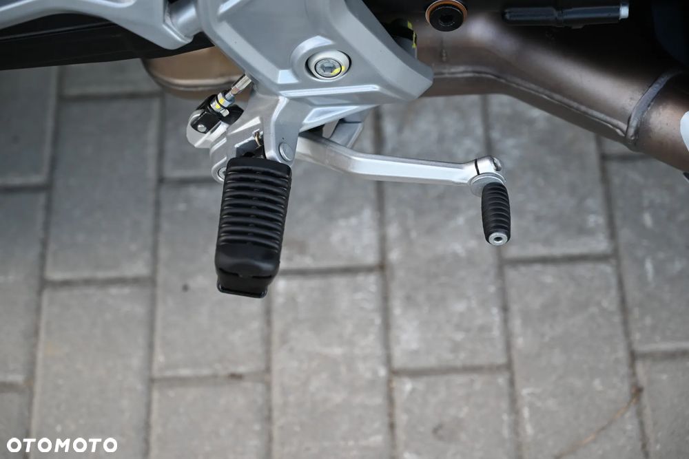 Moto Guzzi V85 - 16