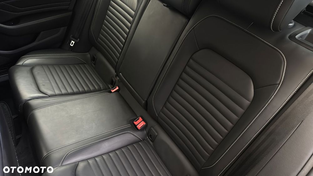 Volkswagen Passat 2.0 TSI Elegance DSG - 12