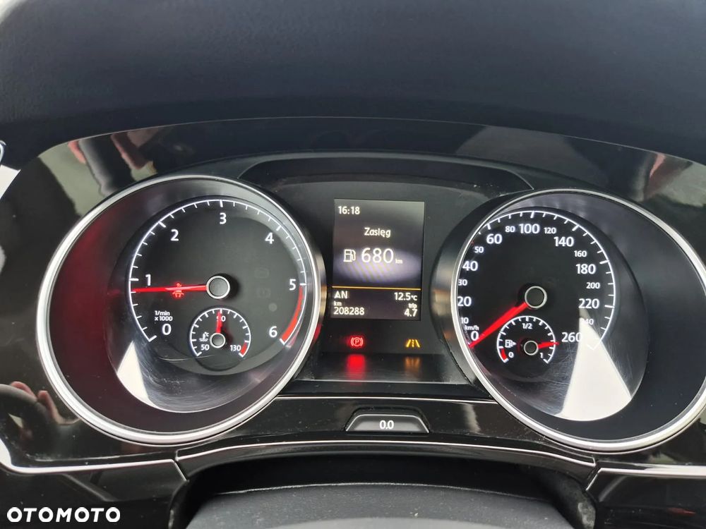 Volkswagen Touran 2.0 TDI BMT Highline - 18