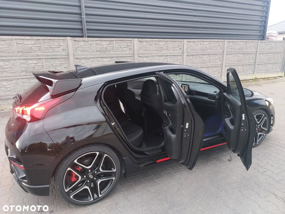 Hyundai Veloster - 25