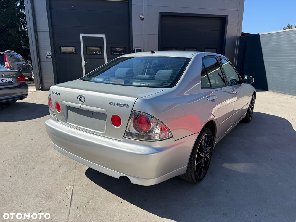 Lexus IS 200 Elegance - 16