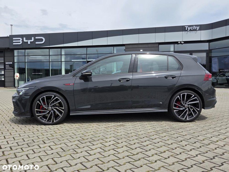 Volkswagen Golf - 2