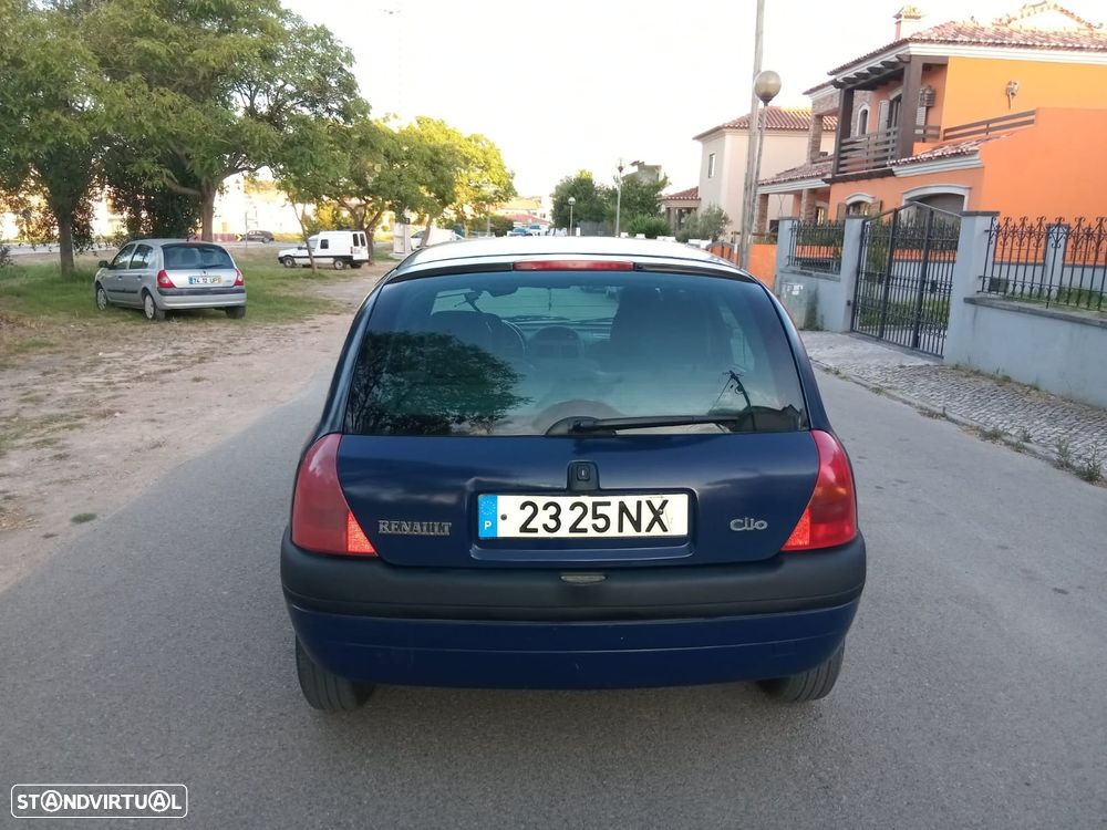 Renault Clio 1.2 RT - 5