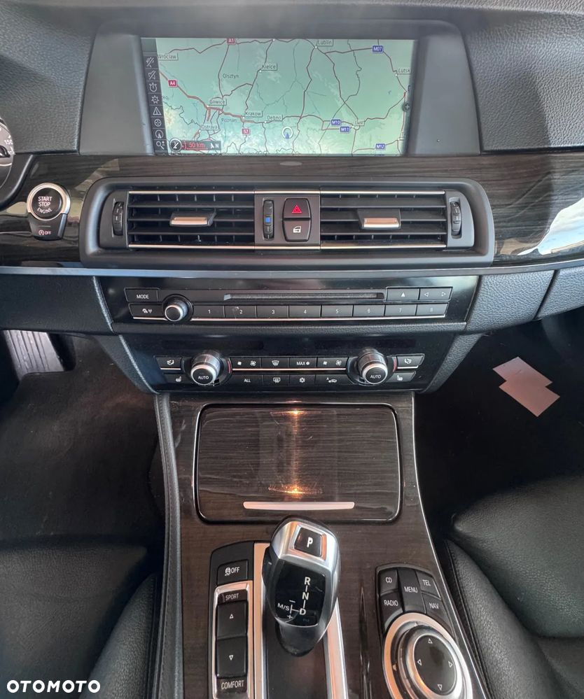 BMW Seria 5 525d xDrive Touring - 15