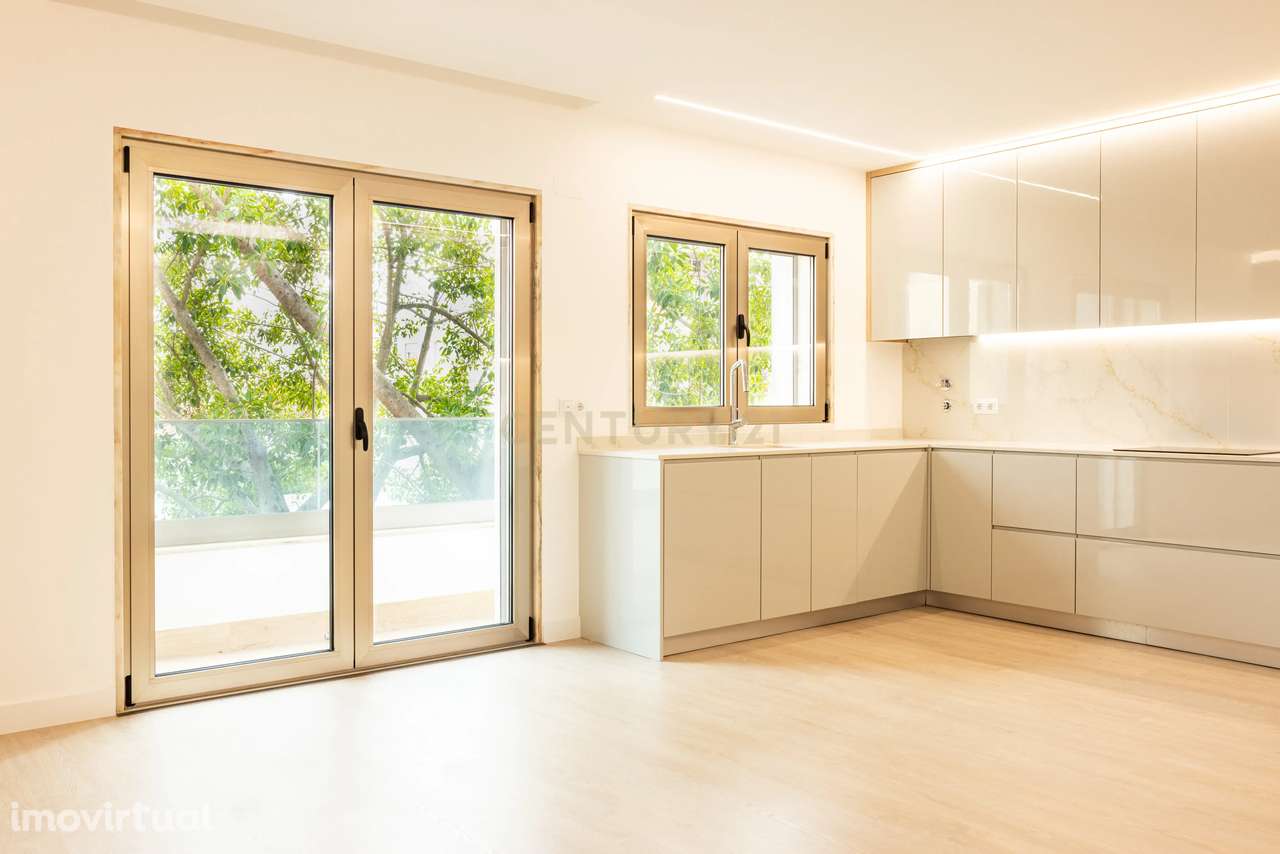 Apartamento T2 + 3  em Santo Antonio da Caparica, Almada - Grande imagem: 2/33