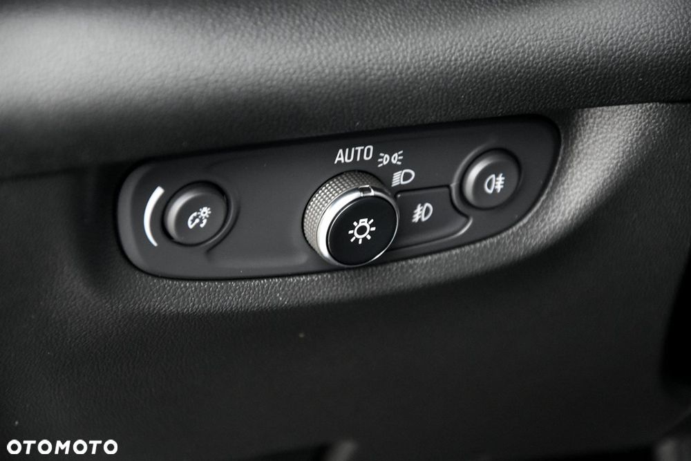 Opel Insignia 1.6 Innovation - 26