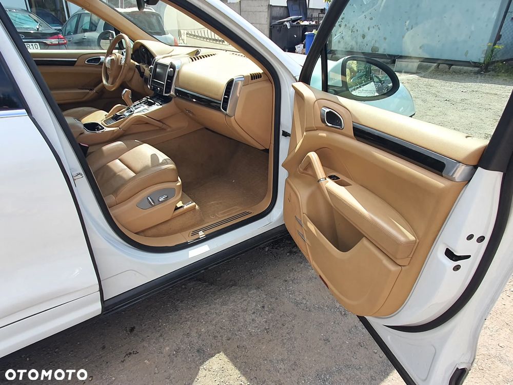 Porsche Cayenne - 12