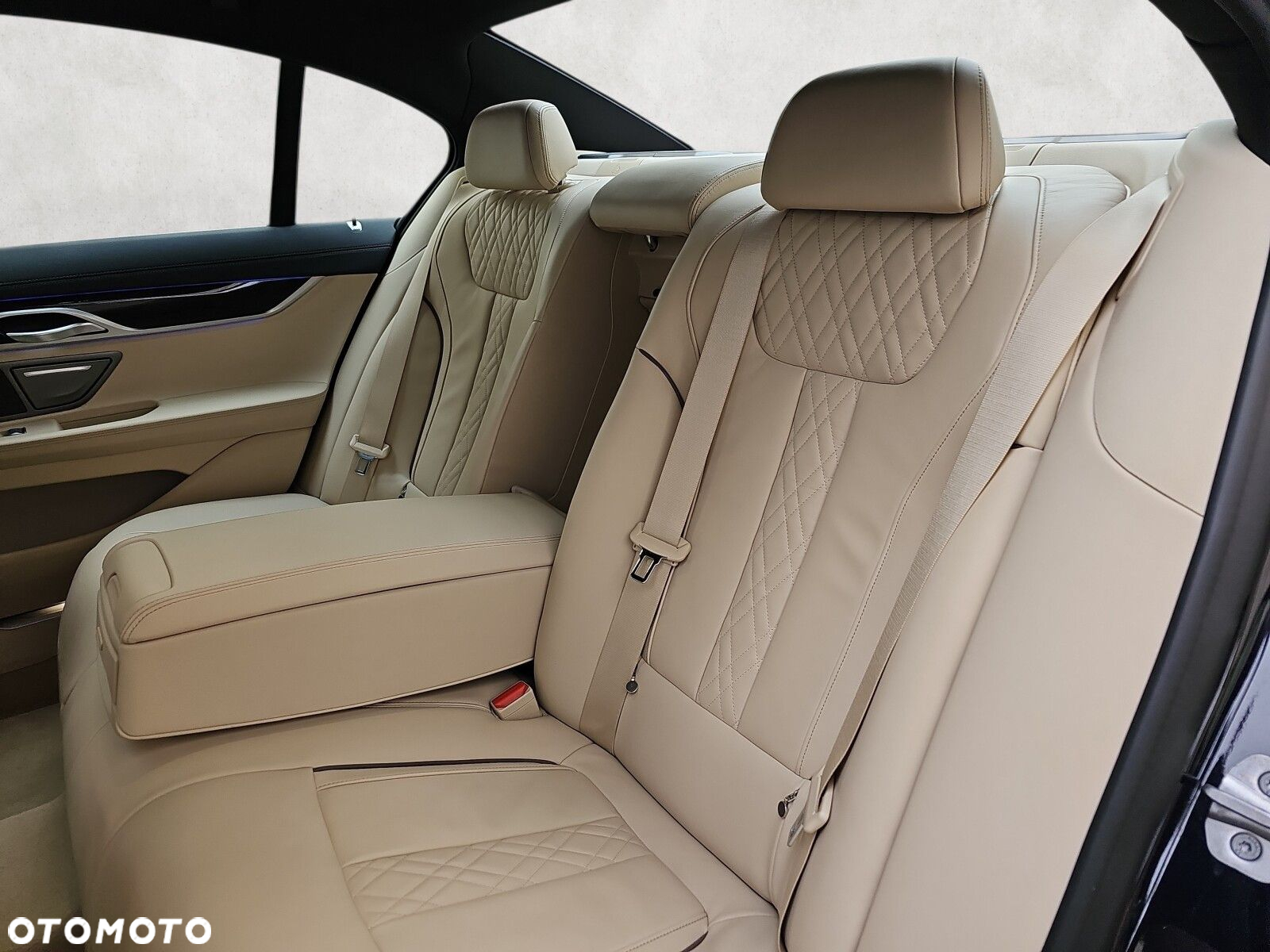 BMW Seria 7 - 10