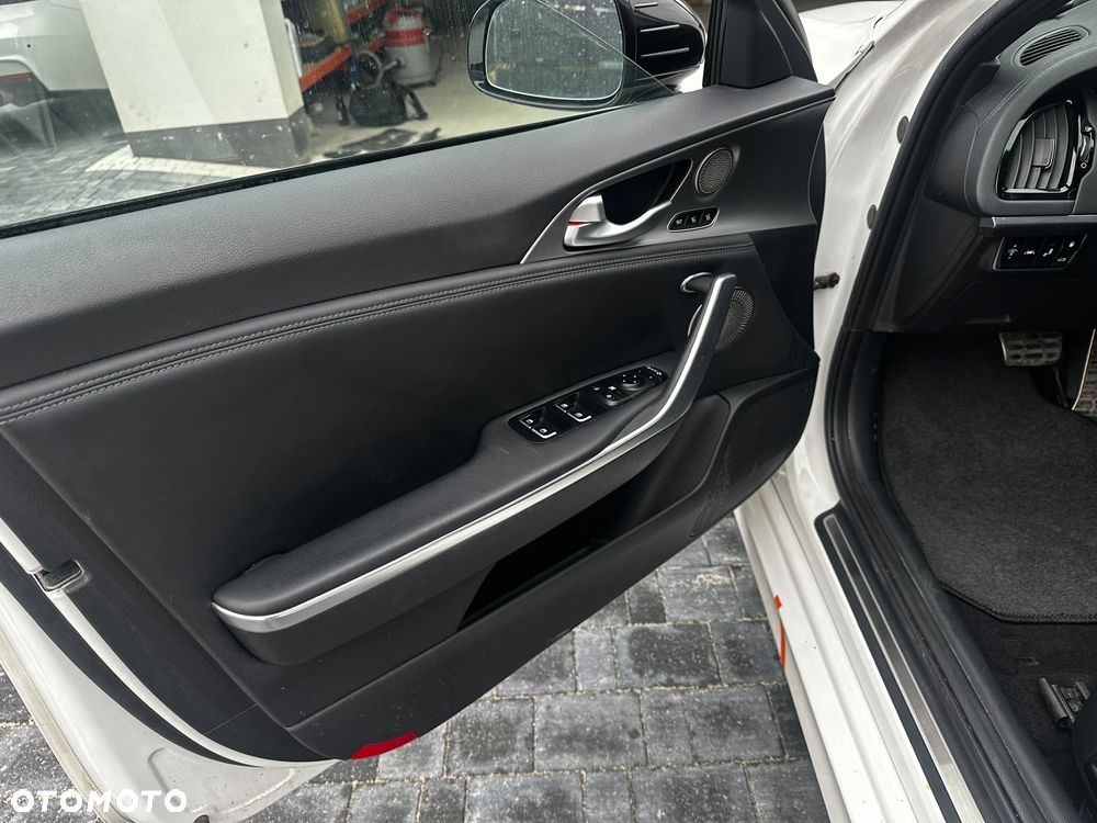 Kia Stinger 3.3 T-GDI V6 GT Prestige Line AWD - 16