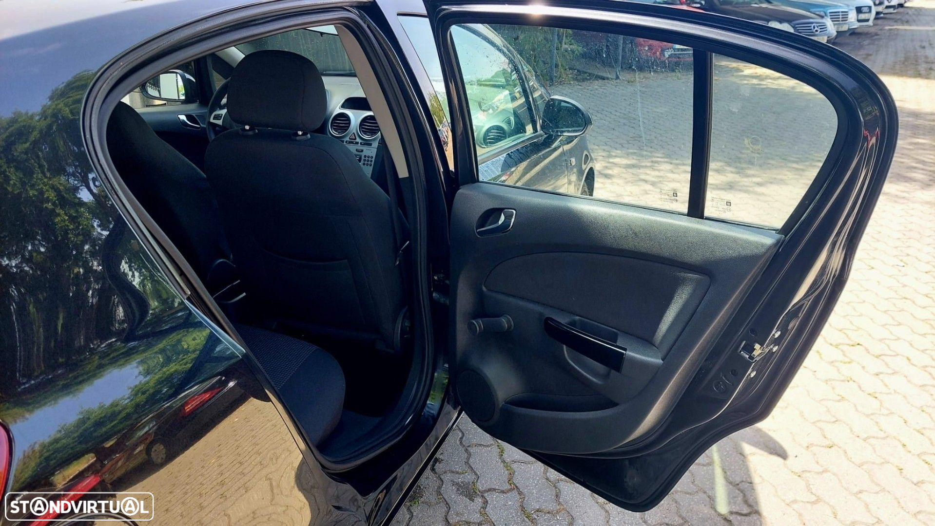 Opel Corsa 1.3 CDTi Enjoy EcoFLEX - 10