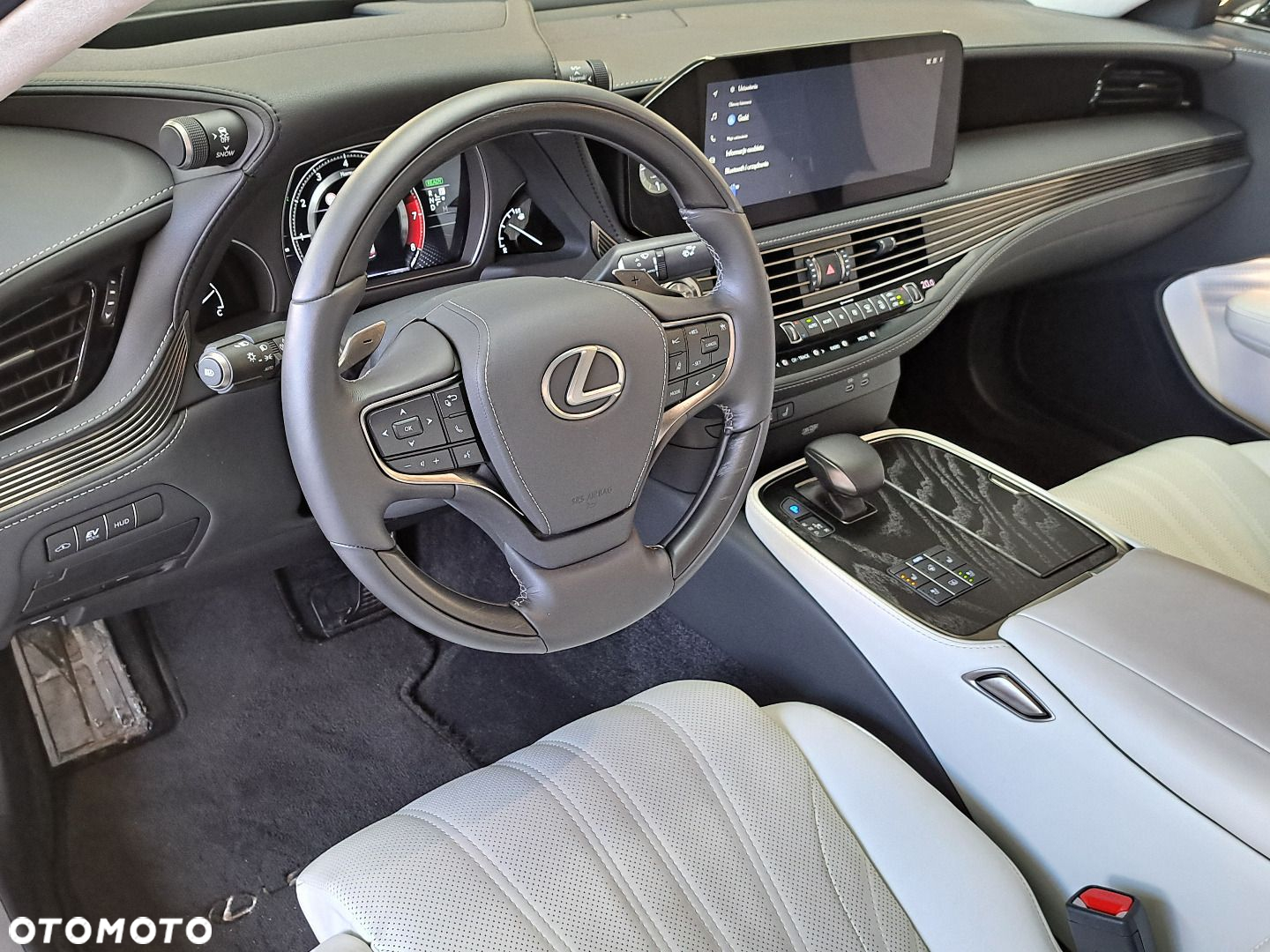 Lexus LS - 14