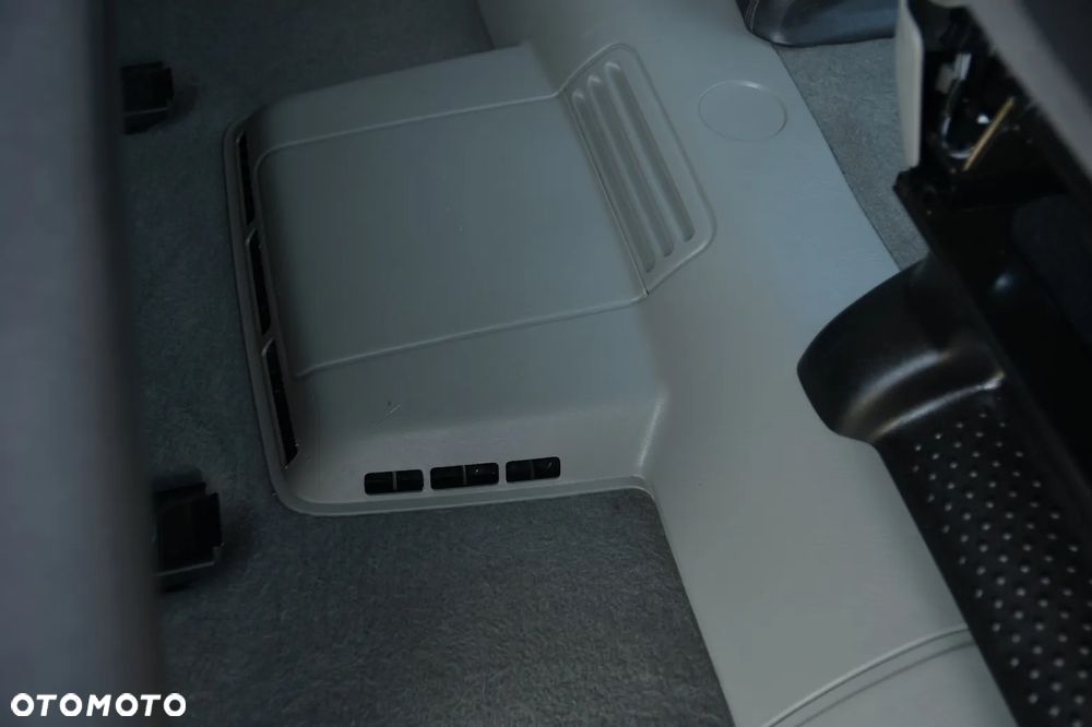 Renault Trafic Grand Passenger Black Edition - 19