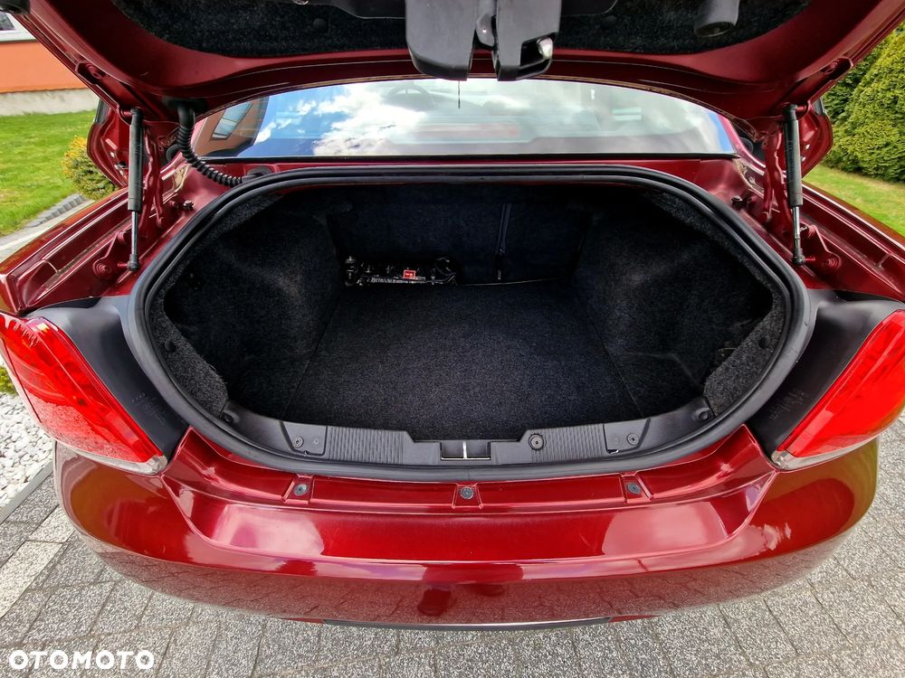 Fiat Linea 1.4 T-Jet 16V Dynamic - 23