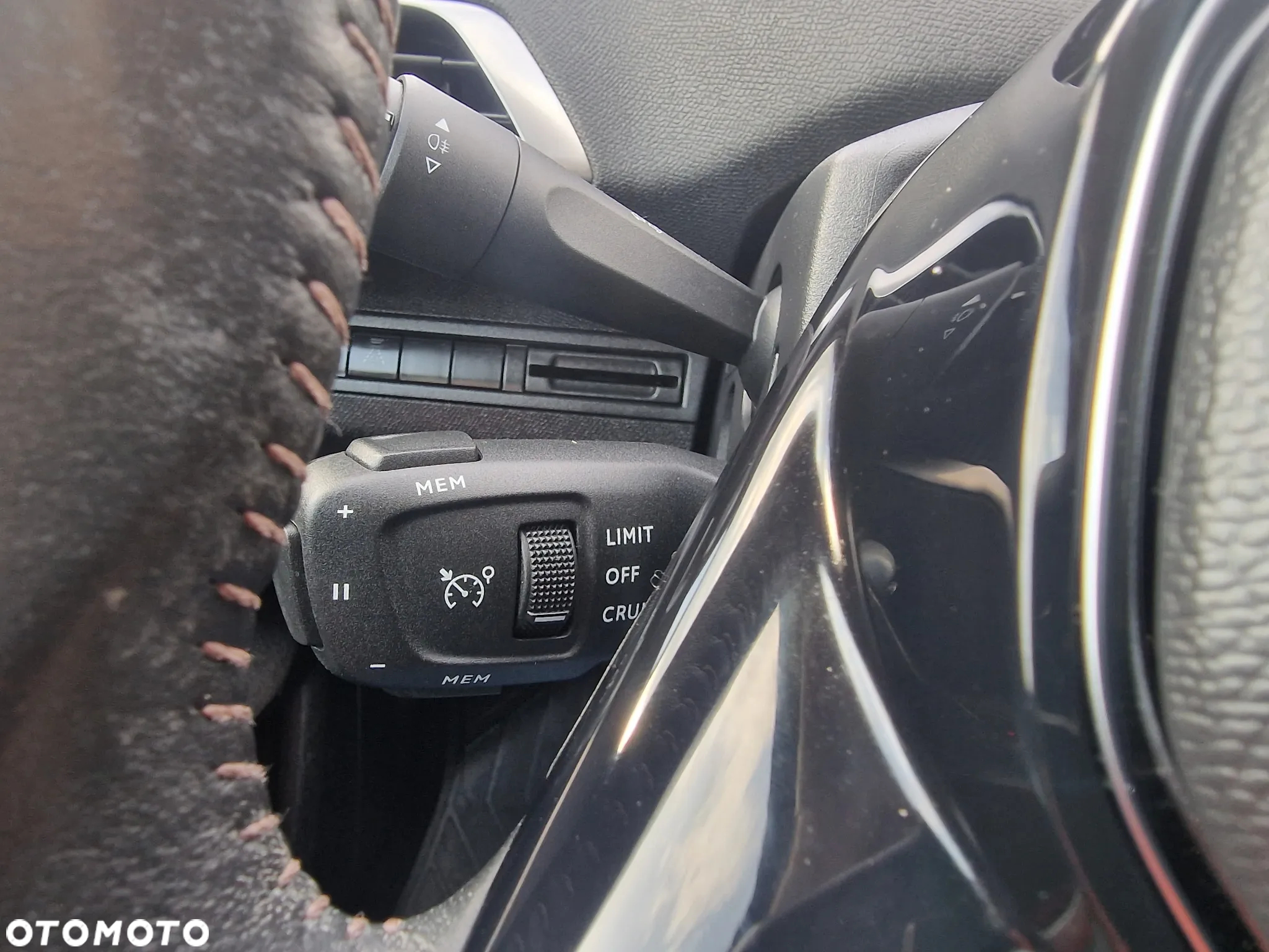 Peugeot 3008 PureTech 130 Stop & Start GPF Allure - 20