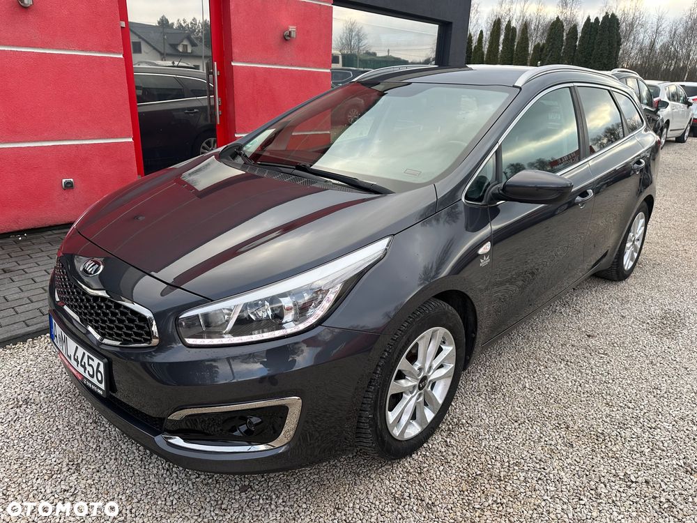 Kia Ceed 1.6 GDI Dream Team Edition - 10