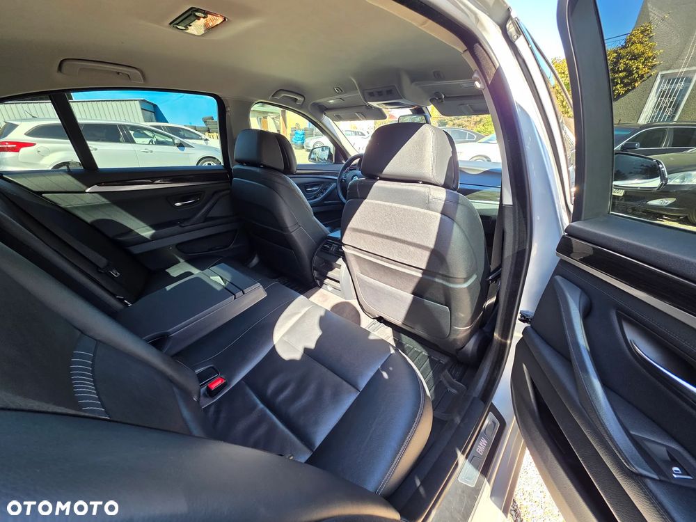 BMW Seria 5 520i Luxury Line - 6