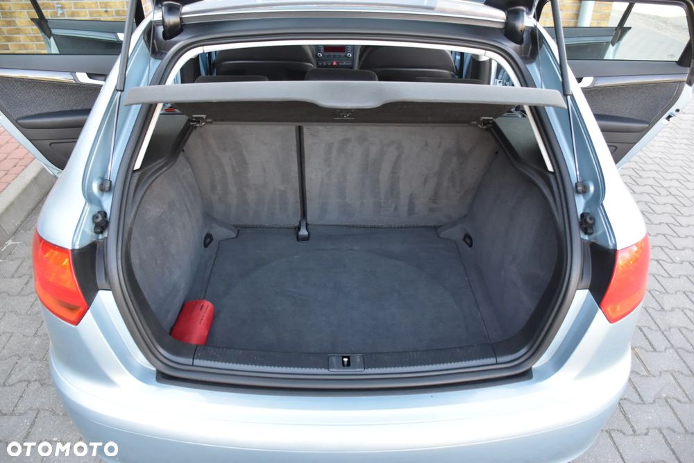 Audi A3 Sportback 2.0 TDI Ambiente - 17