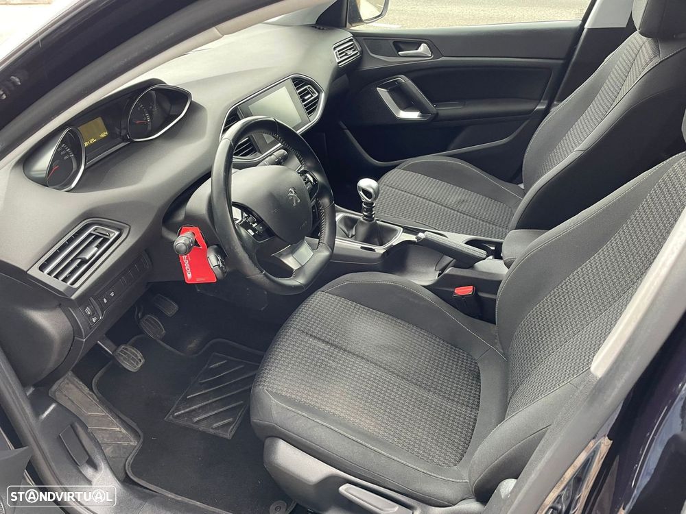 Peugeot 308 1.2 PureTech Style - 4