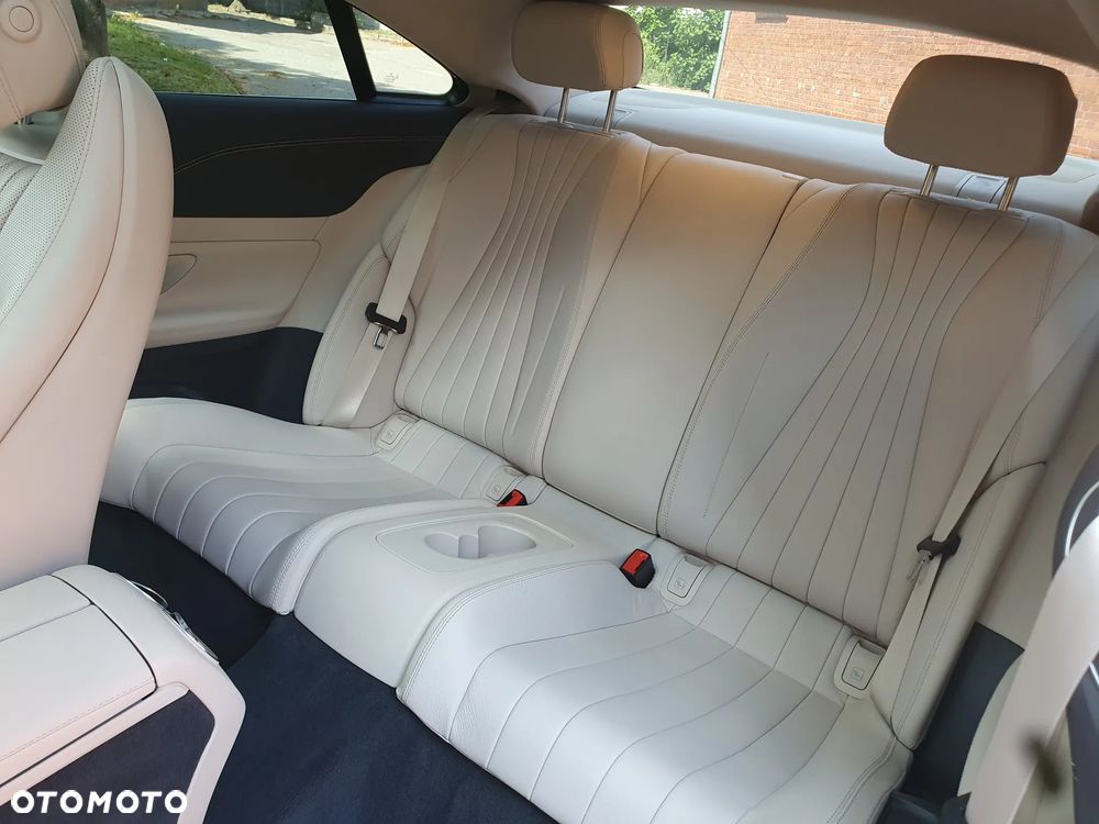 Mercedes-Benz Klasa E 300 9G-TRONIC AMG Line - 14