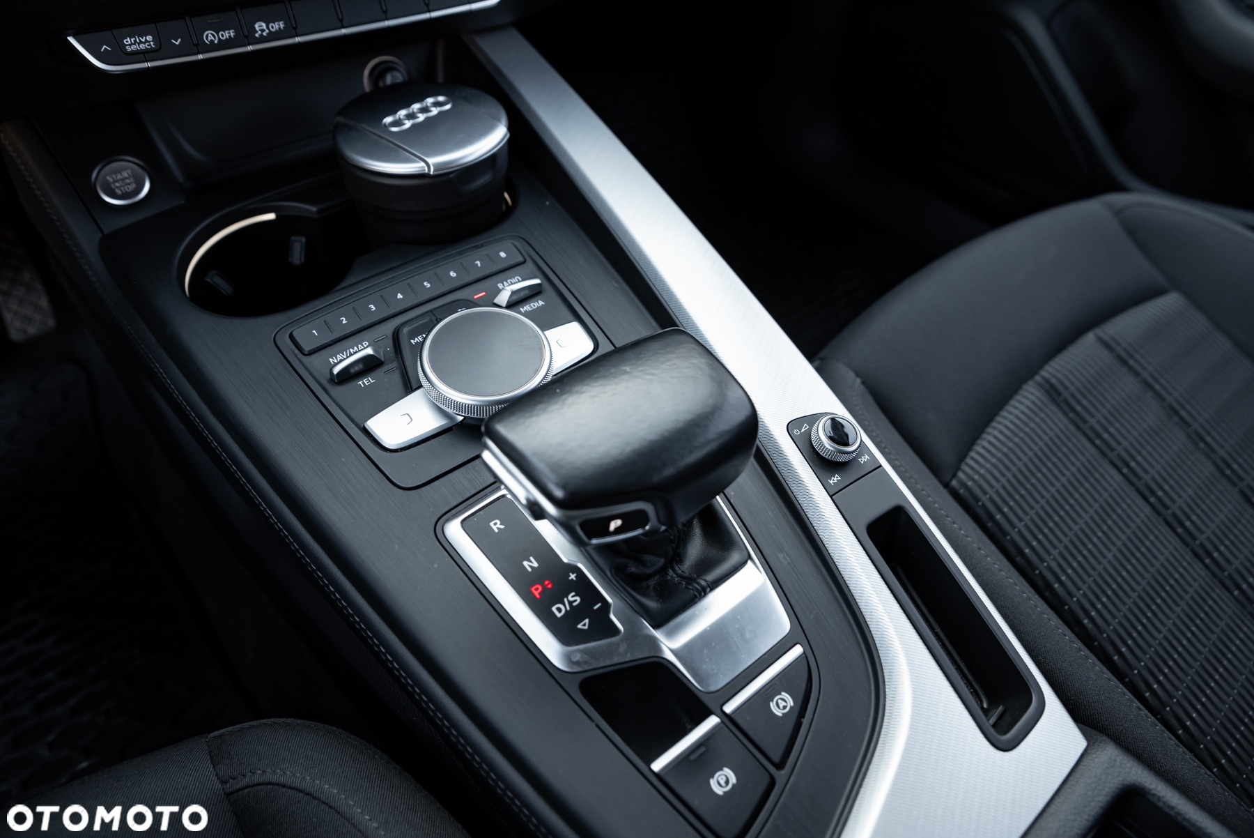 Audi A4 2.0 TDI S tronic - 34