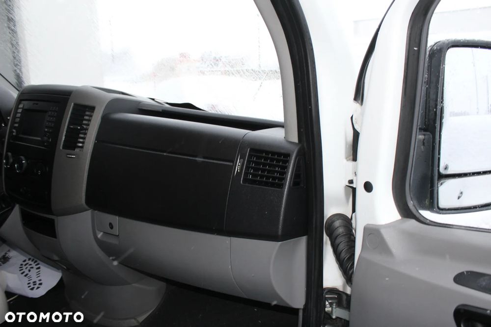 Mercedes-Benz Sprinter - 19