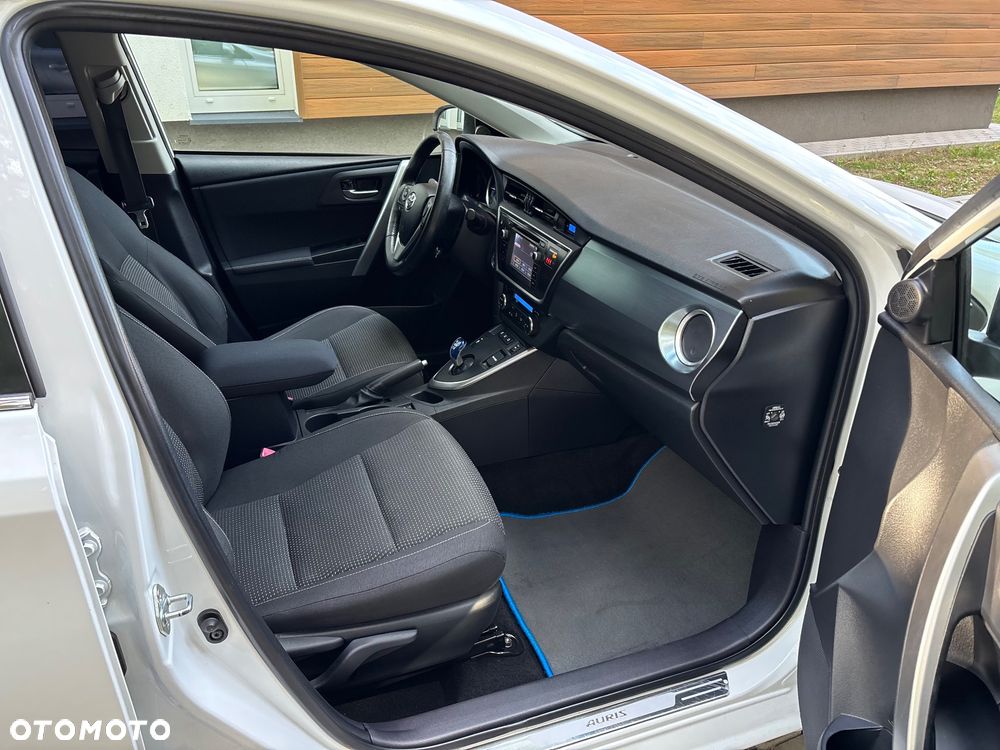 Toyota Auris - 19
