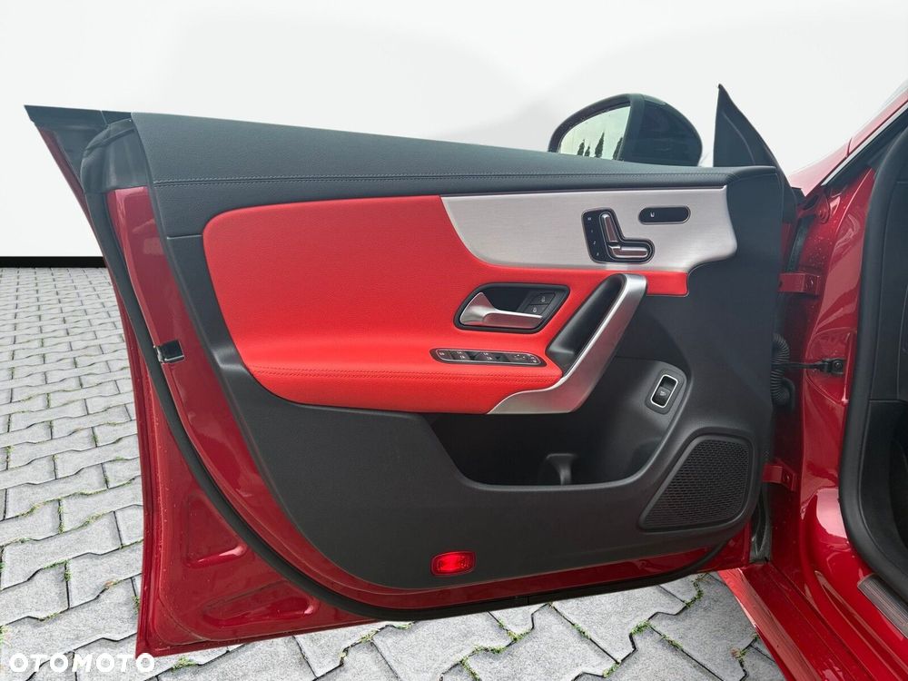 Mercedes-Benz CLA - 11