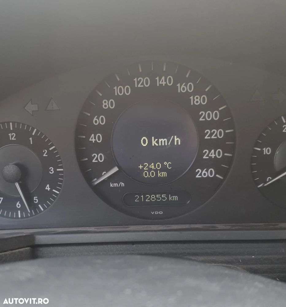 Mercedes-Benz E 270 CDI - 12