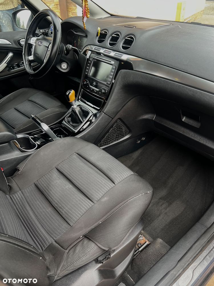Ford S-Max - 22