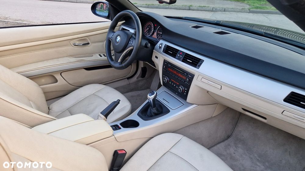 BMW Seria 3 320d DPF Cabrio - 12