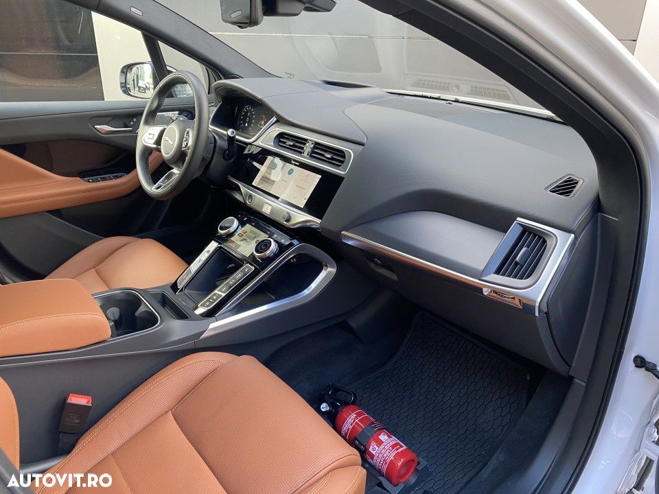 Jaguar I-Pace - 7