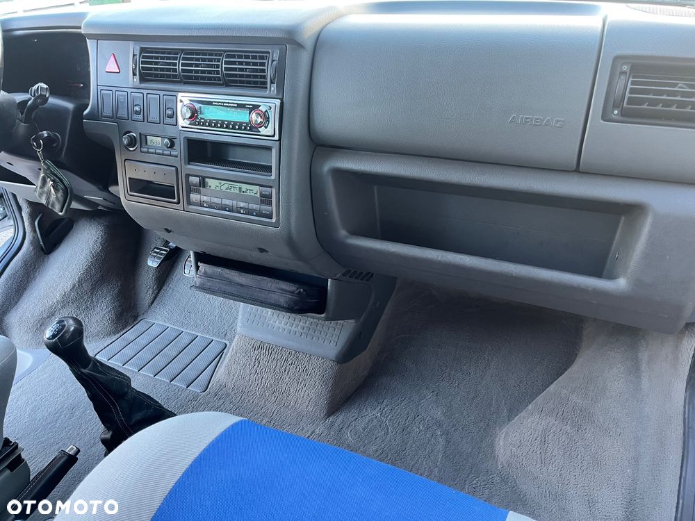 Volkswagen Multivan - 20