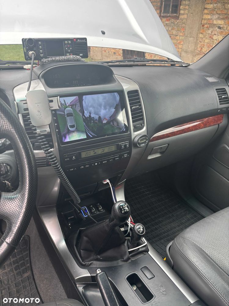 Toyota Land Cruiser - 2