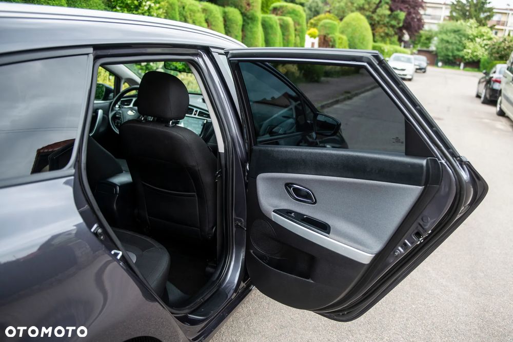Kia Ceed 1.6 GDI ISG Vision - 34