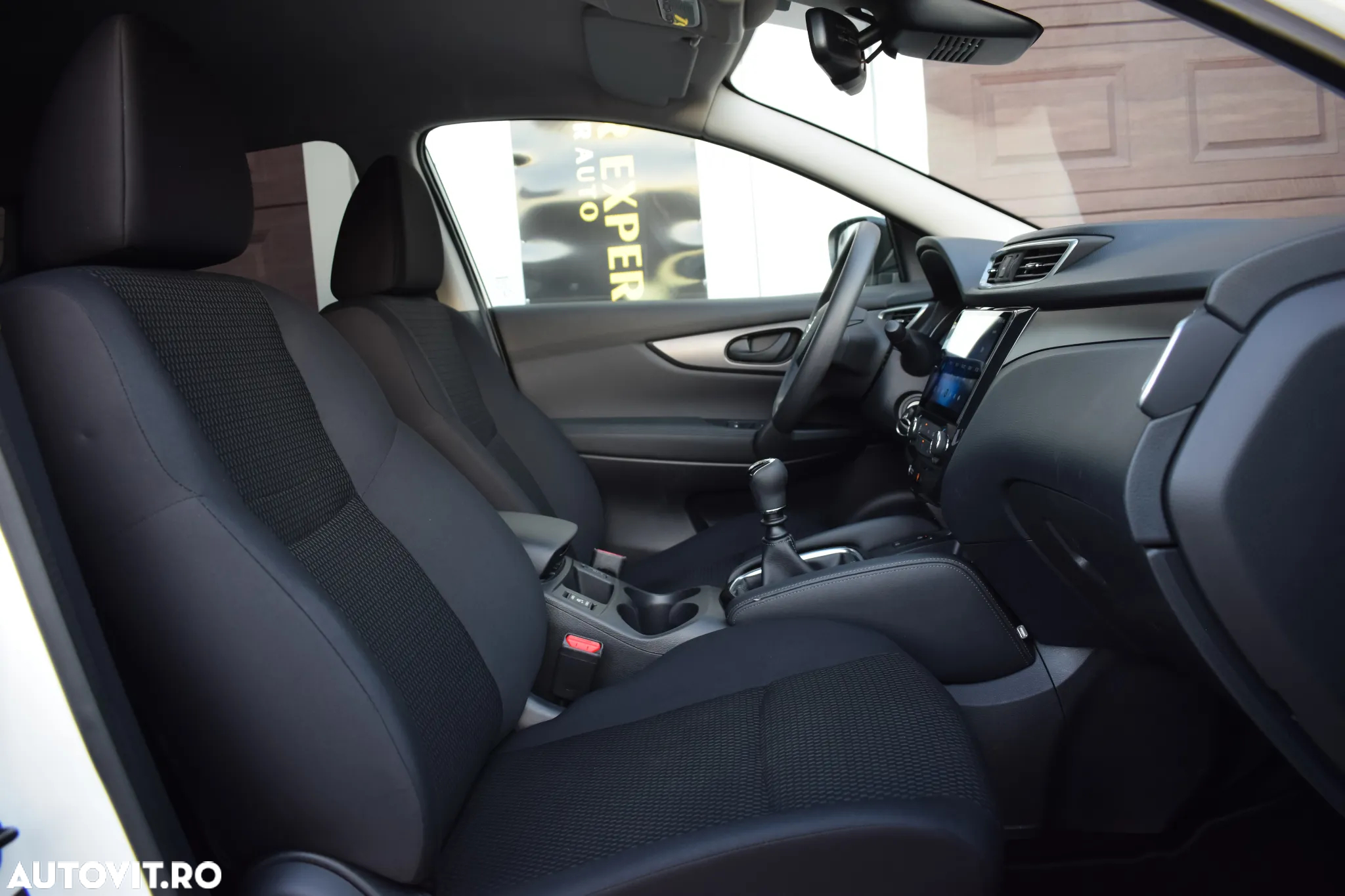 Nissan Qashqai 1.3 DIG-T VISIA - 8