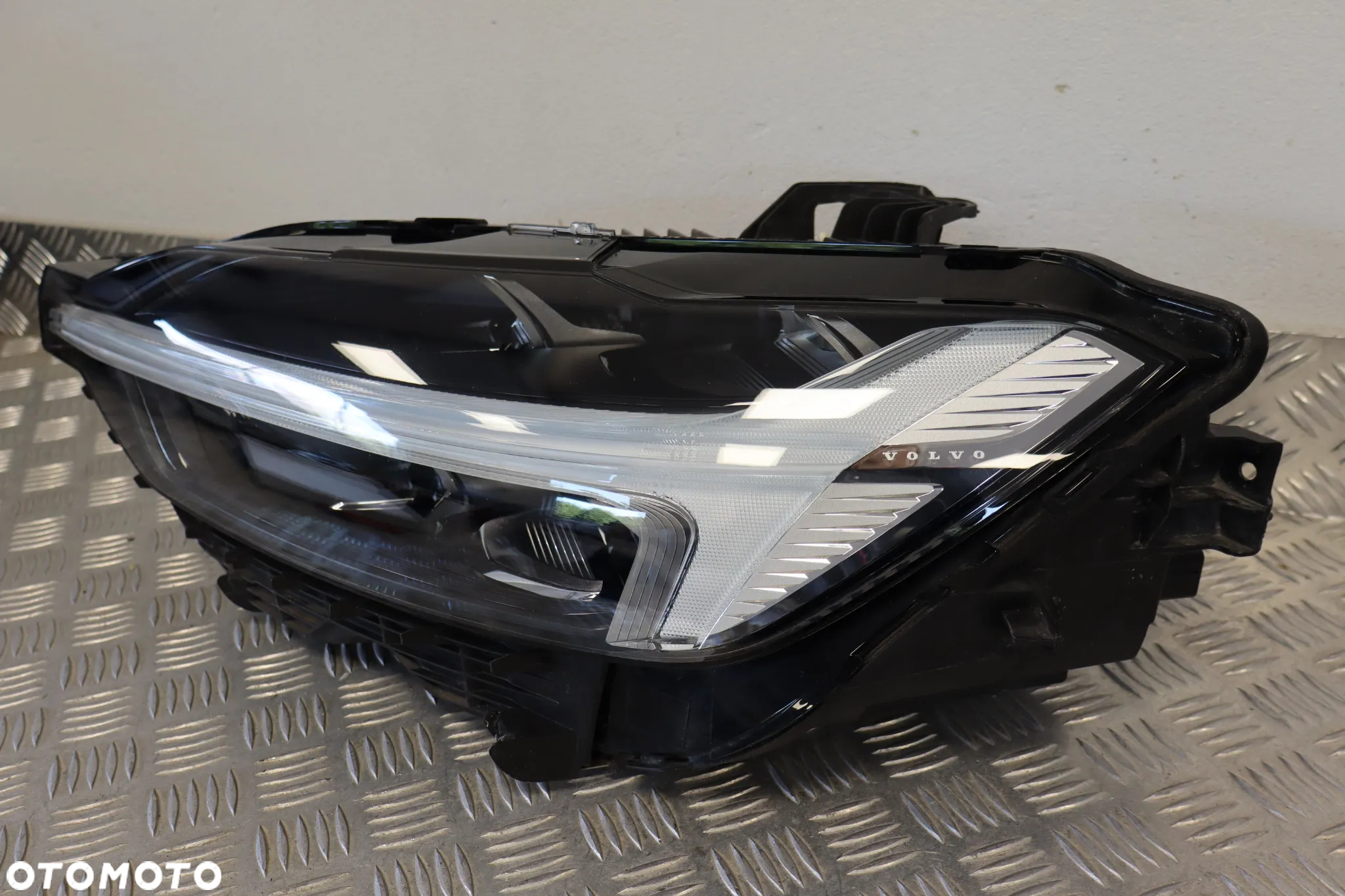 LAMPA PRZEDNIA PRZÓD LEWA VOLVO XC60 II FULL LED 32342506 2017 - 5