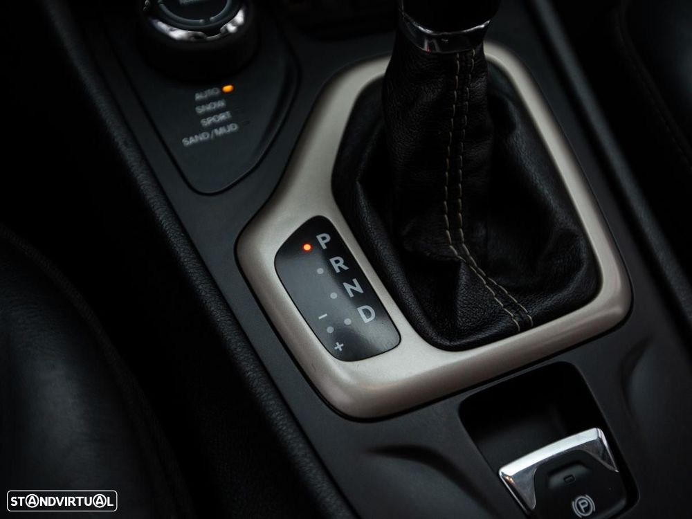 Jeep Cherokee - 23