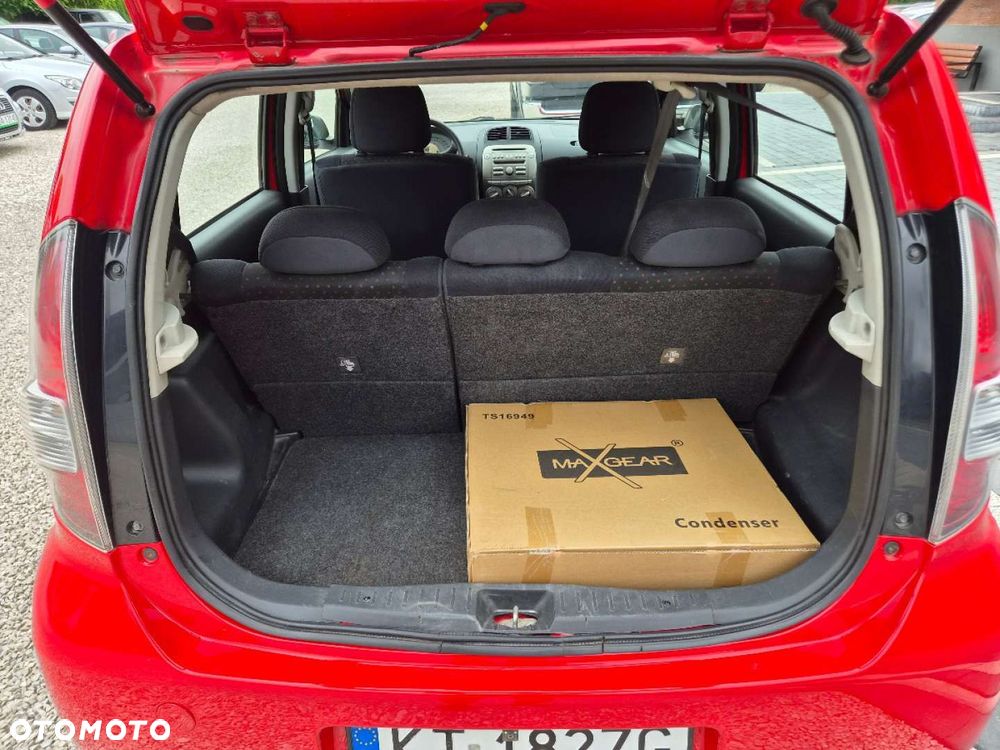 Daihatsu Sirion - 19
