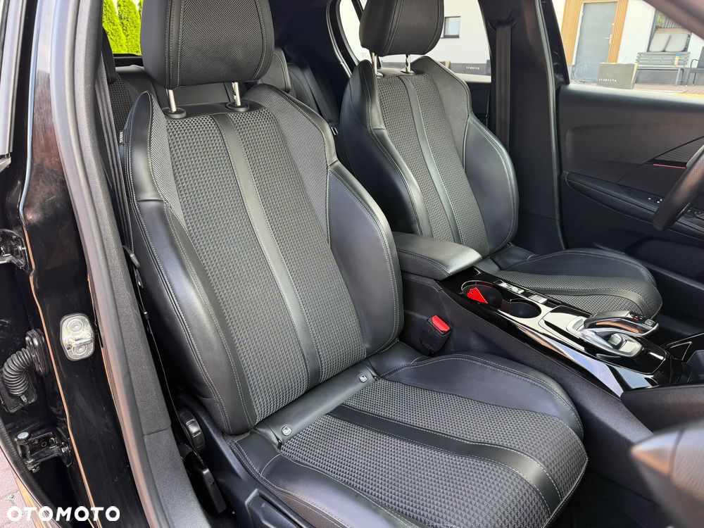 Peugeot 208 PureTech 100 EAT8 GT - 17