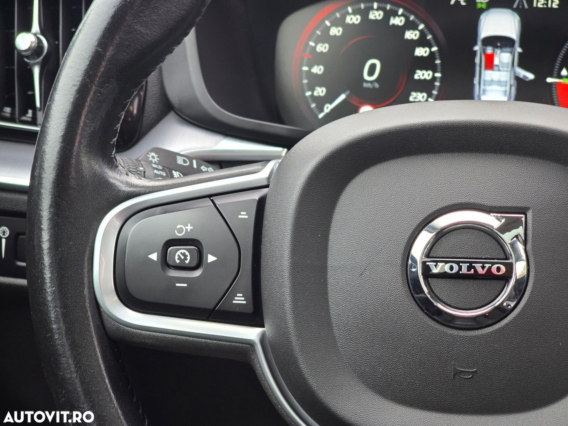 Volvo XC 60 T8 Twin Engine AWD Momentum - 23