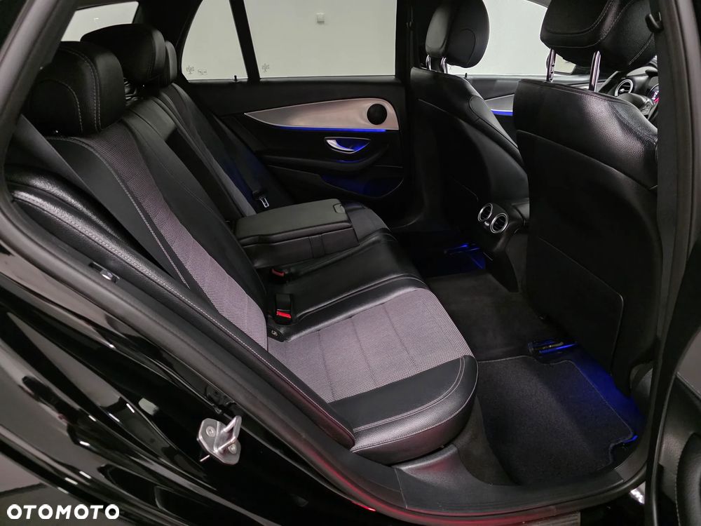 Mercedes-Benz Klasa E 220 d 9G-TRONIC AMG Line - 19