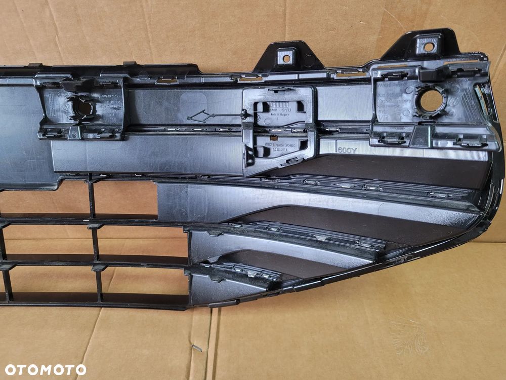 KRATKA ZDERZAKA ŚRODKOWA VW PASSAT B9 3J0853677B 3J0853677D - 12