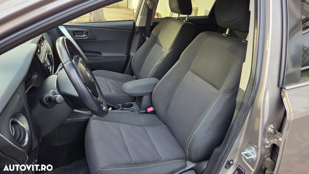Toyota Auris - 16