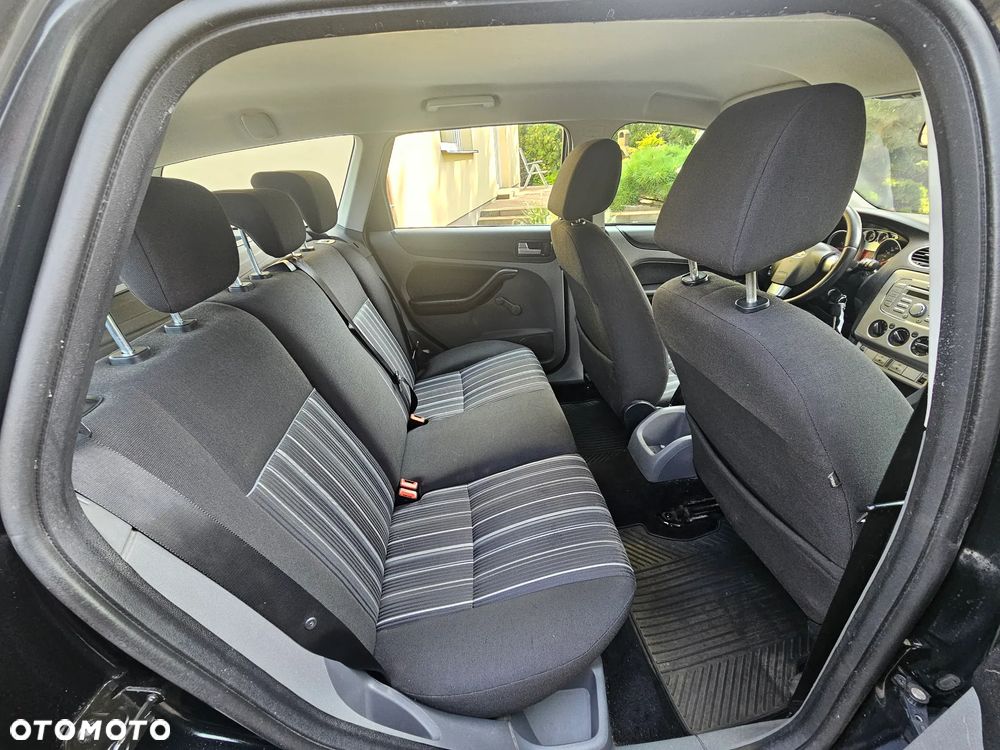 Ford Focus 1.8 FF Ambiente - 24