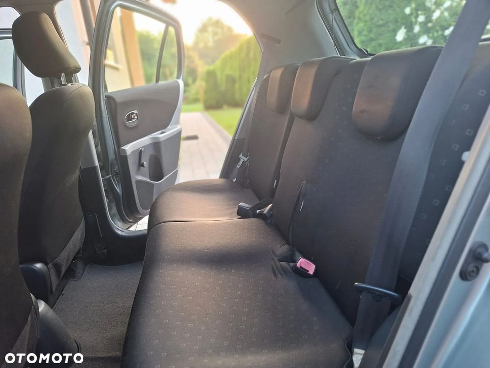 Toyota Yaris - 16