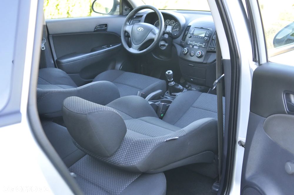 Hyundai i30 i30cw 1.4 blue Classic - 30