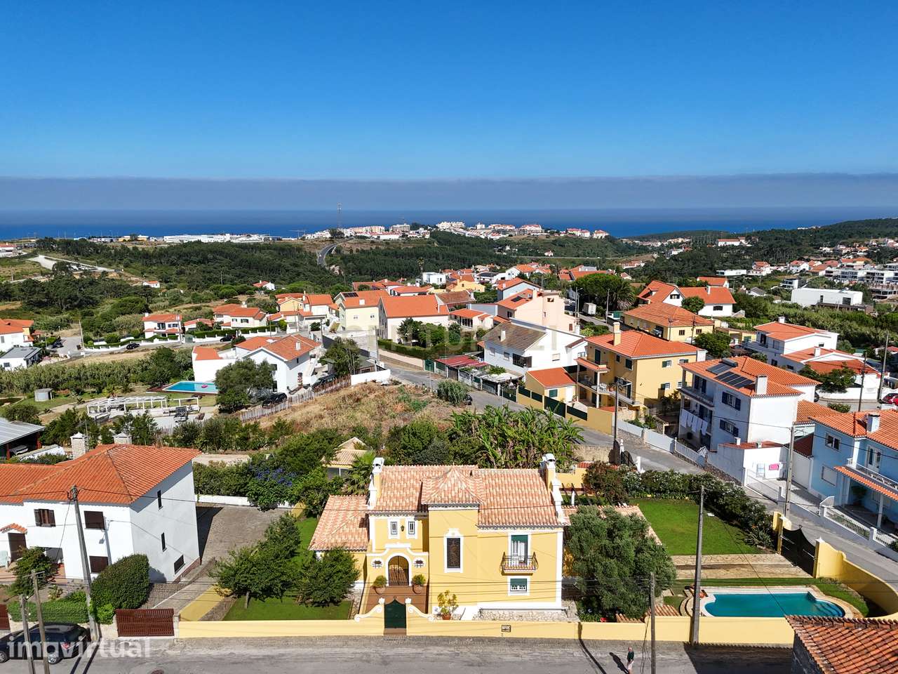 Moradia T4 de Traça Tradicional com Piscina e Amplo Jardim | Outeirinh - Grande imagem: 2/51